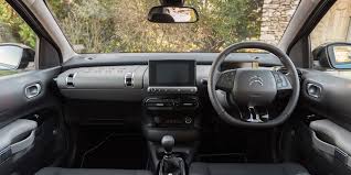 Aynı şekilde en az yakan citroen c4 cactus aracı görmek için de tabloda yer alan yakıt tüketimi alanına tıklayarak sıralama yapabilirsiniz. Citroen C4 Cactus Interior Infotainment Carwow