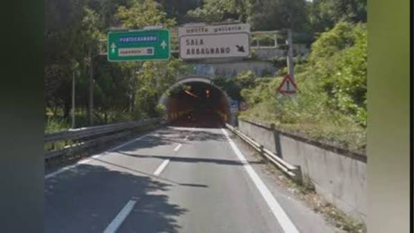 🚧 Chiusura temporanea sulla Tangenziale di Salerno! 🛑 Oggi, mercoledì 1°  luglio, la galleria 'Masso della Signora' sarà chiusa al transito dalle  8.30 alle 11.00 per verifiche tecniche. La circolazione sarà deviata