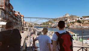 The city itself isn't very populous (about 300,000 inhabitants), but the porto metropolitan area (greater porto) has some 2,500,000 inhabitants in a 50km radius. What Is The Best Time To Visit Porto Porto Climate Weather