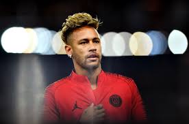 Här är 10 bra skäl att. Notre Dame Feuer Neymar Twittert Trauernden Quasimodo Bild Geht Viral Stern De
