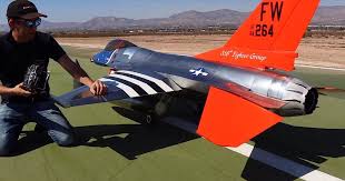 Appreciate could you help me to find out or sharing me, please. A Huge 4m Length Rc F16 Jet Powered Airplane Flying