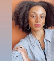 Victoria Bell's Instagram, Twitter & Facebook