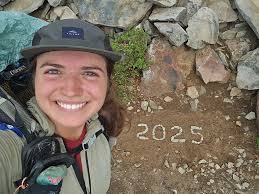 Is there a place in Cascade Locks proper hikers can do laundry?