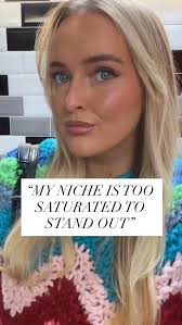 I have missed painting these nails @rebeccaelms ♥️📮 #pillarboxred  #manicure #biosculpturegelgb #navyprotools