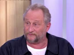 “J’ai mon derrière qui vibre” : Benoît Poelvoorde oublie de couper son  téléphone, François Damiens en profite pour l'appeler en plein direct