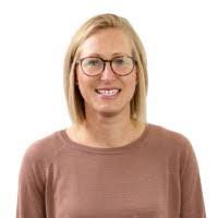 Amy Wesley's Instagram, Twitter & Facebook