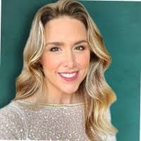 Alexis Warren's Instagram, Twitter & Facebook