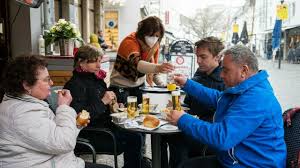 Je situované na jihovýchodě německa a hlavním městem je stuttgart. Info Cz Vzpoura Proti Merkelove Nektere Spolkove Zeme Rozvolnuji I Kdyz Pocet Infekci Stoupa