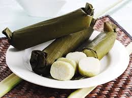Cara membuat lontong pulen untuk pemula, siapkan daun pisang … untuk mendapatkan warna lontong yang hijau segar, pilihlah daun pisang batu. Cara Membuat Lontong Yang Empuk Pulen Dan Berwarna Hijau Cantik Kumpulan Resep