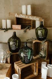 Vineyard Wedding Eine Rustikale Hochzeit Auf Dem Weingut Hochzeitsblog The Little Wedding Corner Diy Sitzplan Hochzeit Rustikale Hochzeit Tischordnung Hochzeit