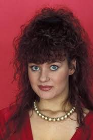 Melanie Rowan's Instagram, Twitter & Facebook