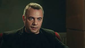 He currently plays in another popular tv series called eşkıya dünyaya hükümdar olmaz as hızır çakırbeyli since 2015. Iste Oktay Kaynarca Nin 28 Yil Onceki Hali Unlulerin Dunyasi Haberleri