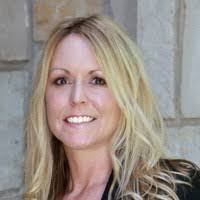 Traci Sloan's Instagram, Twitter & Facebook