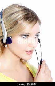 Donna, headshot in studio e call center con sorriso, comunicazione e sfondo  bianco. Esperto crm isolato, cuffie per telemarketing e donna nera Foto  stock