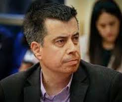 El concejal y locutor de la radio festival carlos williams acusó de persecución política a la alcaldesa de viña del mar, virginia reginato, esto tras una resolución municipal firmada por la edil a comienzos de febrero en el cual prohíbe a personas que no tengan la calidad de funcionarios municipales a que ejerzan labores de animación y/o. Lwrdkx 1sb 4um