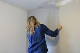 Sebelum memasang wallpaper, terlebih dahulu yang perlu dilakukan ialah memasang peralatan bila sudah tahu cara pemasangan wallpaper 3 dimensi, saatnya tahu cara dimana membelinya. Urutan Cara Memasang Wallpaper Dinding Agar Hasilnya Tahan Lama Isi Bangunan