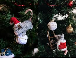 Buy disney traditions mickey and get the best deals at the lowest prices on ebay! Ravelry Christmas Mice And Bauble Pattern By Clotilde Dhenaut