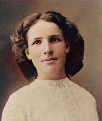 Louise Noyes's Instagram, Twitter & Facebook