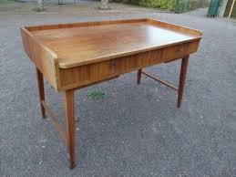 Free shipping for many products! Altes Seltener Ddr Schreibtisch Im 60er Jahre Design In Sachsen Anhalt Bitterfeld Kunst Und Antiquitaten Gebraucht Kaufen Ebay Tisch Design Schreibtisch