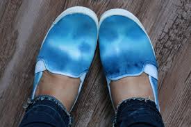 Now these turned out super cute in my opinion and if crafty stuff normally scares you, you. Diy Shibori Tie Dye Shoes Everyday Jenny