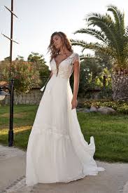 Traumhaftes boho/vintage brautkleid von herve paris mit außergewöhnlicher spitze aus der biete hier ein tolles neues, ungetragenes und nicht geändertes brautkleid der marke herve paris aus der. Herve Paris Brautkleider In Munchen Bei Brautmode Svetlana