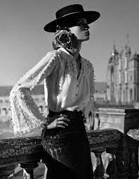 Pin By Alina Pk On Dress Up And Down Spanish Fashion Spanish Dress Fashion