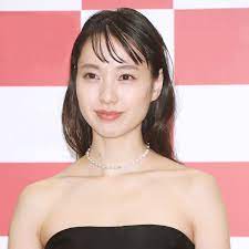 戸田恵梨香に「バストが大きくなってる」の指摘！大食いか夜の営みの充実か？ | アサ芸プラス