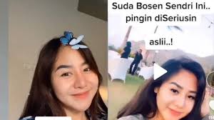 Okezone celebrity menyajikan kabar info berita selebritis artis gosip musik film terhangat nasional dan internasional terkini di indonesia Viral Janda Cantik Cari Jodoh Di Tiktok Masih 19 Tahun Dan Punya Anak 1 Pingin Diseriusin Tribun Batam