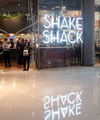 The shack app allows you to order ahead and pick up. Eat Drink Kl Shake Shack Dubai Mall