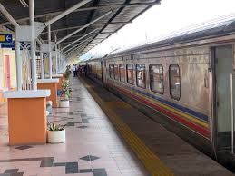 Thailand and malaysia is connected by a splendid railway system. M S M Saifullah On Twitter At Pasir Mas The Disused Railway Line Towards Sungoi Kolok A Border Town In Thailand Diverges From The Jungle Line There Used To Trains Between Malaysia