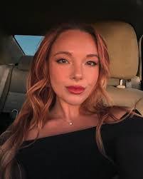 Autumn Nelson's Instagram, Twitter & Facebook