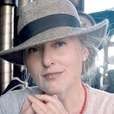 Lizzie Davidson Copywriter & Coach (@lizziedavidsonwriter) • Facebook