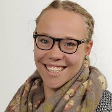 Jana Kern's Instagram, Twitter & Facebook