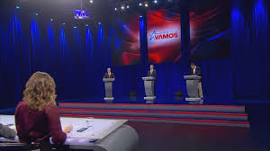 En el debate, ossandón no tiene otra posibilidad que salir a golpear con sangre y con eso tomarse la agenda de nuevo y así arrinconar al expresidente. Cnn Chile On Twitter Comenzo La Repeticion Del Debate Presidencial Primarias 2017 Chile Vamos Por Cnnchile