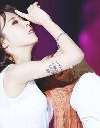 Watch live performances by itzy, mamamoo, stray kids, onf, park jihoon, rain, the boyz for free exclusively on smart's gigaplay app. Does Wheein Have A Tattoo