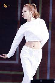 7 Female Idols With The Sexiest Abs In K Pop Koreaboo Red Velvet Seulgi Seulgi Red Velvet Joy