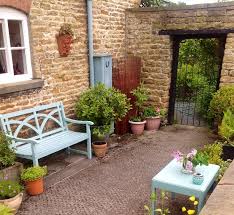 Courtyard Garden Ideas Small Courtyard Gardens Courtyard Gardens Design Small Courtyards