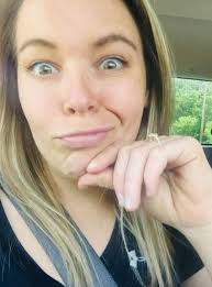 Minimalist mom shares life and homeschooling