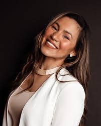 Katherine Fernandez's Instagram, Twitter & Facebook