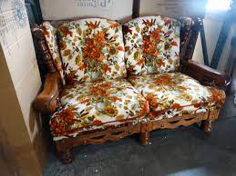 Orange floral pattern retro furniture. Orange Flowers 70 S Loveseat Has A Total Vintage Flair