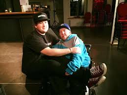 He was born november 26, 1982 in springfield, the son of timothy jack and ann (hermanns) hause. Chris Tall Wenn Zuschauer Einen Nach Hause Fahren Wollen Aber Leider Nicht Genug Platz Im Cabrio Ist Hoffentlich Sehen Wir Uns Auf Der Neuen Tour Wieder Mein Bester Fanlove