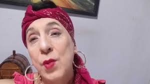 La historia de Rosario Anahí Schmidt, la mujer trans que busca presidir la  UCR en Posadas