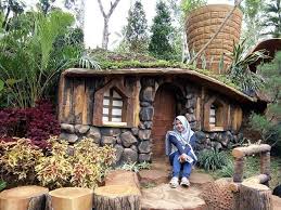 Regrann From Jauharotulhidayanti Semoga Senyuman Itu Selalu Ada Dan Membuang Rasa Bosan Yg Tlah Lalu Wisata Banyu Mili Wono Instagram Senyum Paradise
