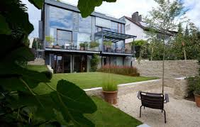 #eigenerpool #eigenerpoolimgarten #gartenideen #schwimmen #gartengestaltung #schwimmbad #entspannen #garten #pool #poolbau #poolimgarten #gartengestaltungpro #gartengestaltungsblog #gartenzeit #blumenbeet #gartendesign #fotografie. Mit Tollen Kurven Erwacht Ein Schlichter Garten Zu Neuem Leben