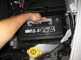 For the jeep grand cherokee second generation 1999, 2000, 2001, 2002, 2003, 2004 model year. 2014 2018 Jeep Cherokee 12v Automotive Battery Replacement Guide 015