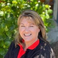 Karen Hague's Instagram, Twitter & Facebook