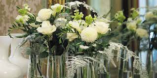 Splendido box a cilindro realizzato con fiori bianchi, freschi, profumati. Faxiflora Blog Fiori Bianchi Significato