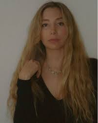 Julia Jules's Instagram, Twitter & Facebook