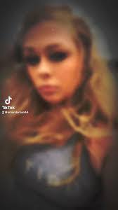 Amanda Roan's Instagram, Twitter & Facebook