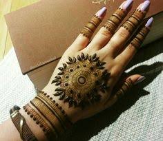 Pin By Arro Sohail On Henna Tattoos Mehndi Designs For Hands Latest Mehndi Designs Henna Designs Hand